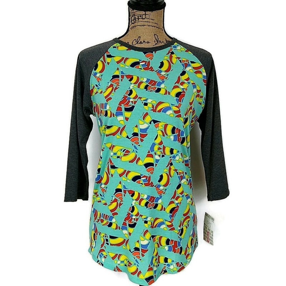 NWT LulaRoe Womens S Randy T Shirt Multicolor Geometric Raglan Sleeve Crew‎ Neck